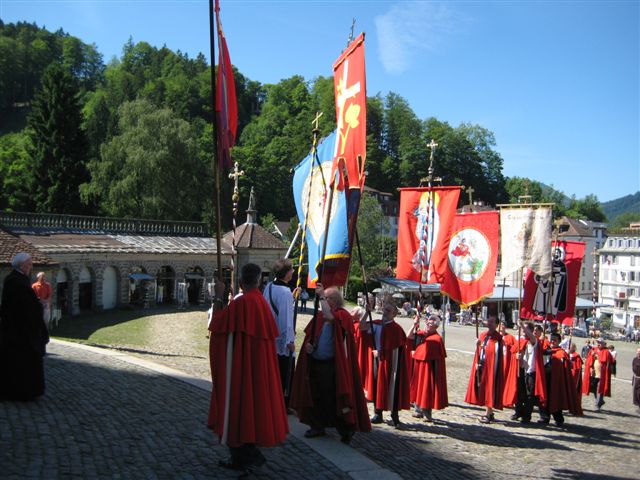 Einzug in die Klosterkirche